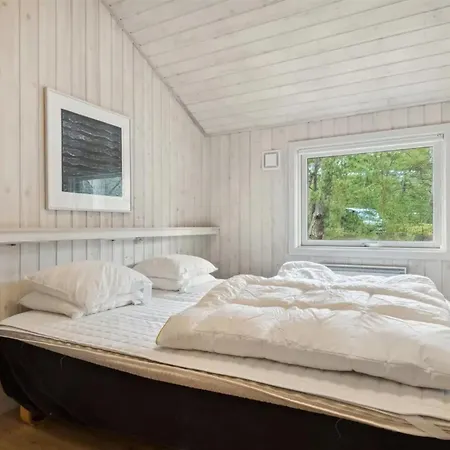 Semesterbostad Micaela - 450m From The Sea By Interhome