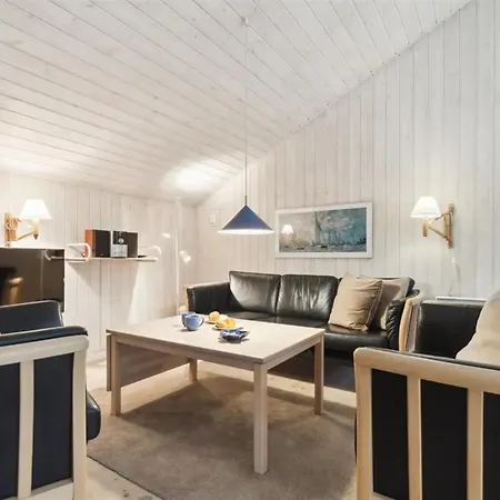 Micaela - 450m From The Sea By Interhome